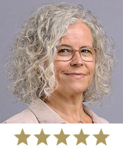 Hair Volume™ 14 Smiling woman Louise shown with five stars.