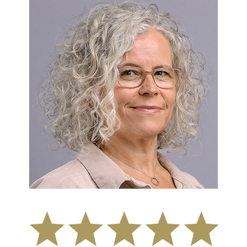 Hair Volume™ Gummies 10 Woman smiling with five stars displayed underneath.