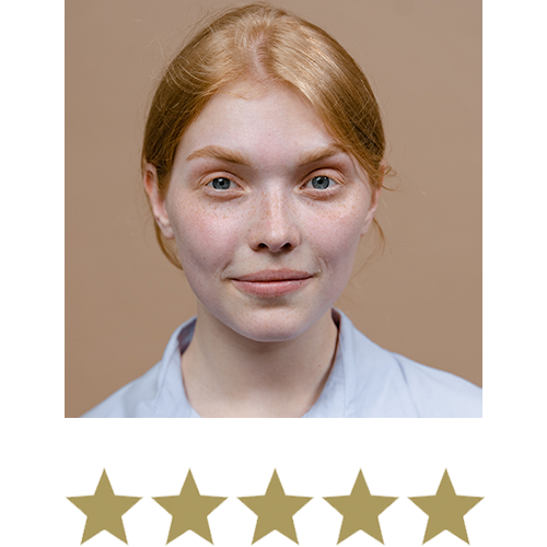 Lion's Mane™ 2 Woman smiling with five stars beneath