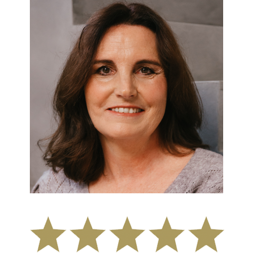 Natural Magic™ Trio 11 Woman smiling with five stars displayed underneath.